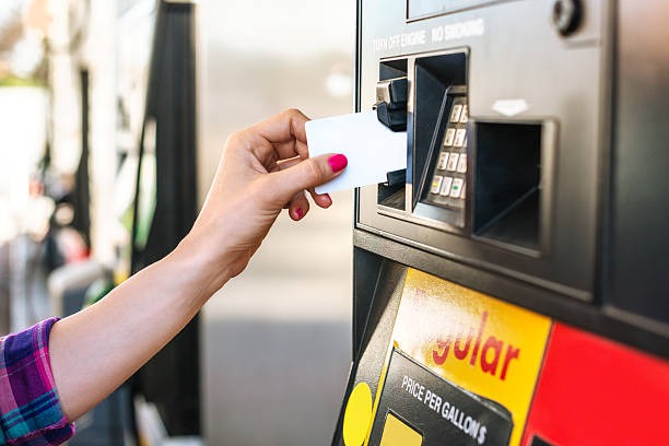 How Does a Fleet Fuel Card Work?