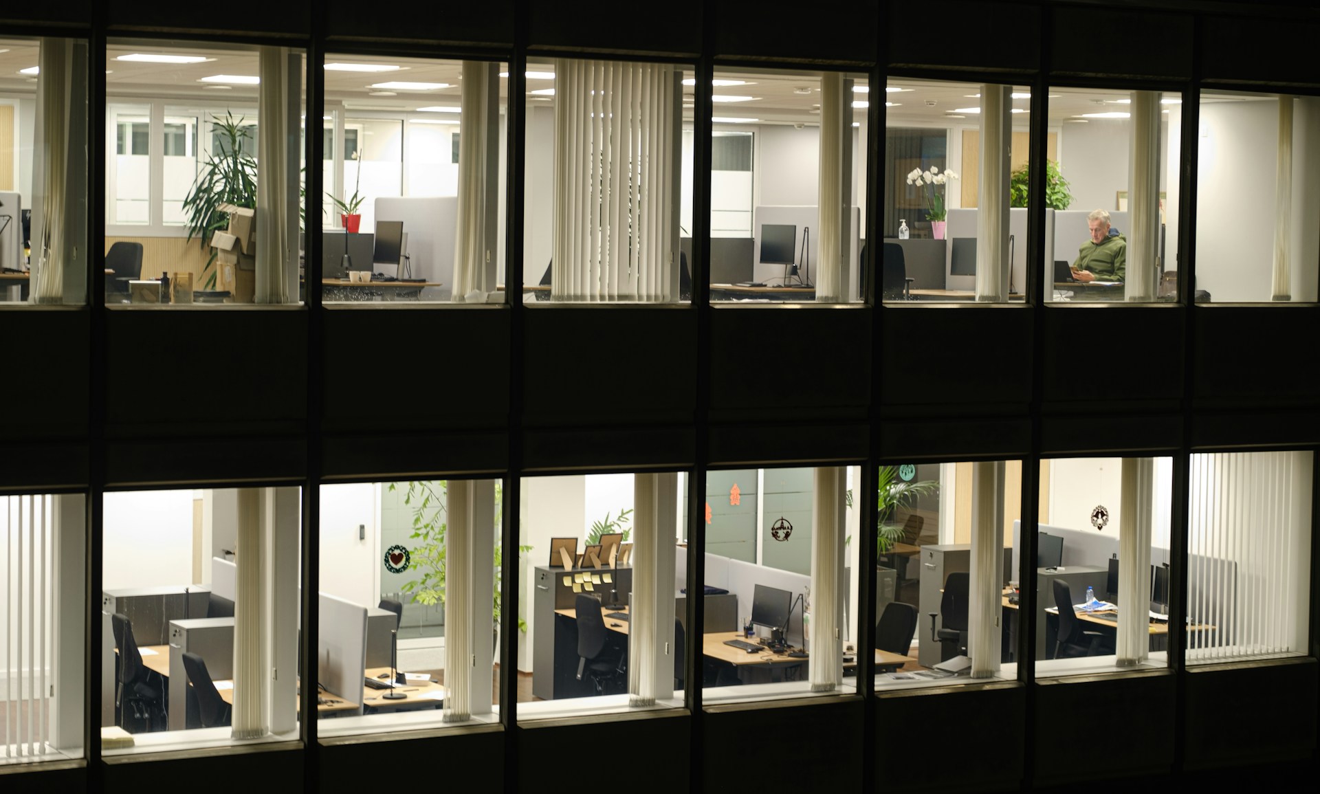 How Office Layout and Building Health Affect Employee Productivity