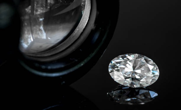 Internal Graining in Diamonds: What Buyers Should Watch For