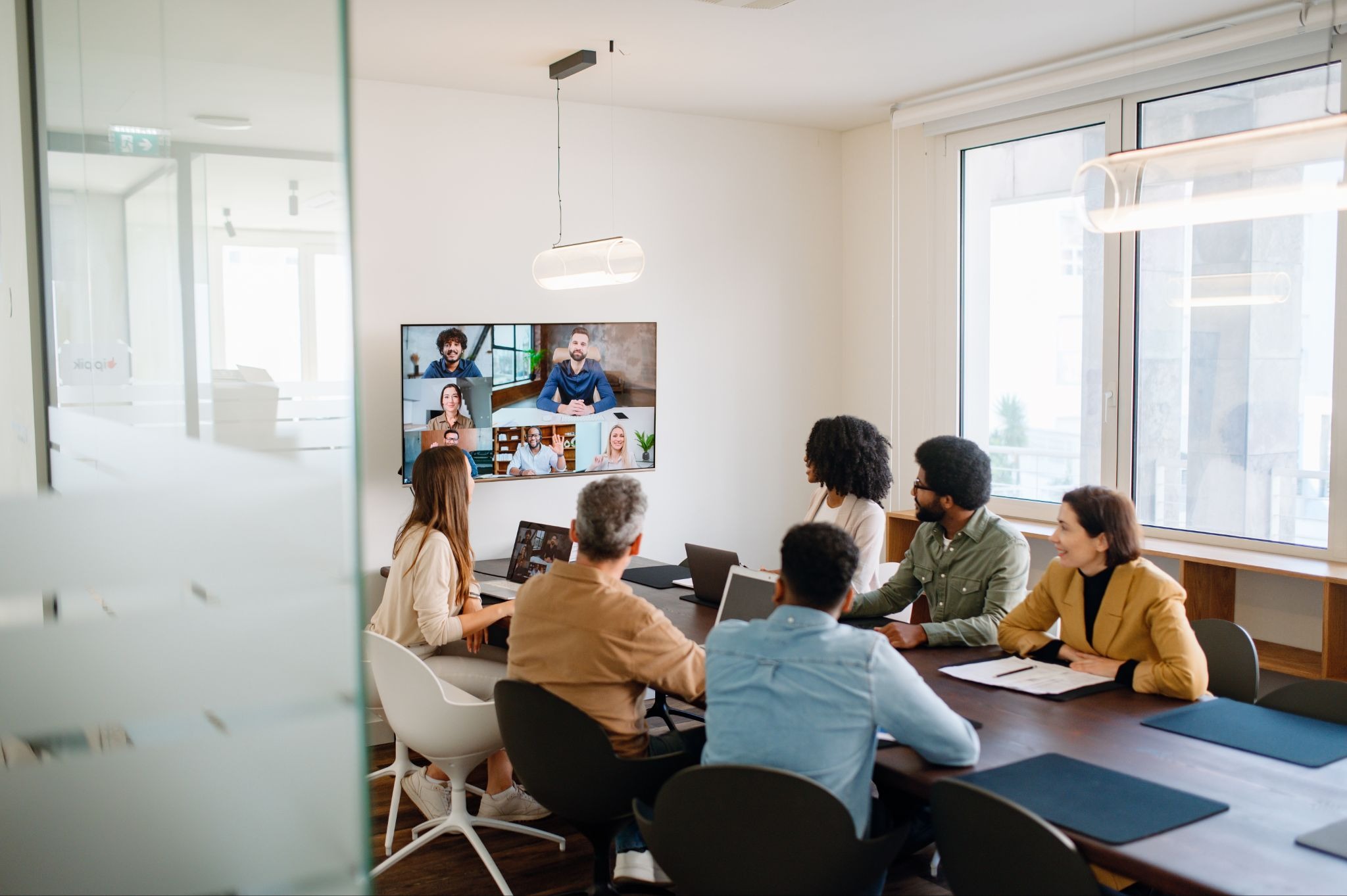 4 Reasons Why Coworking Fits the Hybrid Work Model