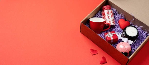 5 Romantic Gift Hamper Box Ideas for Couples