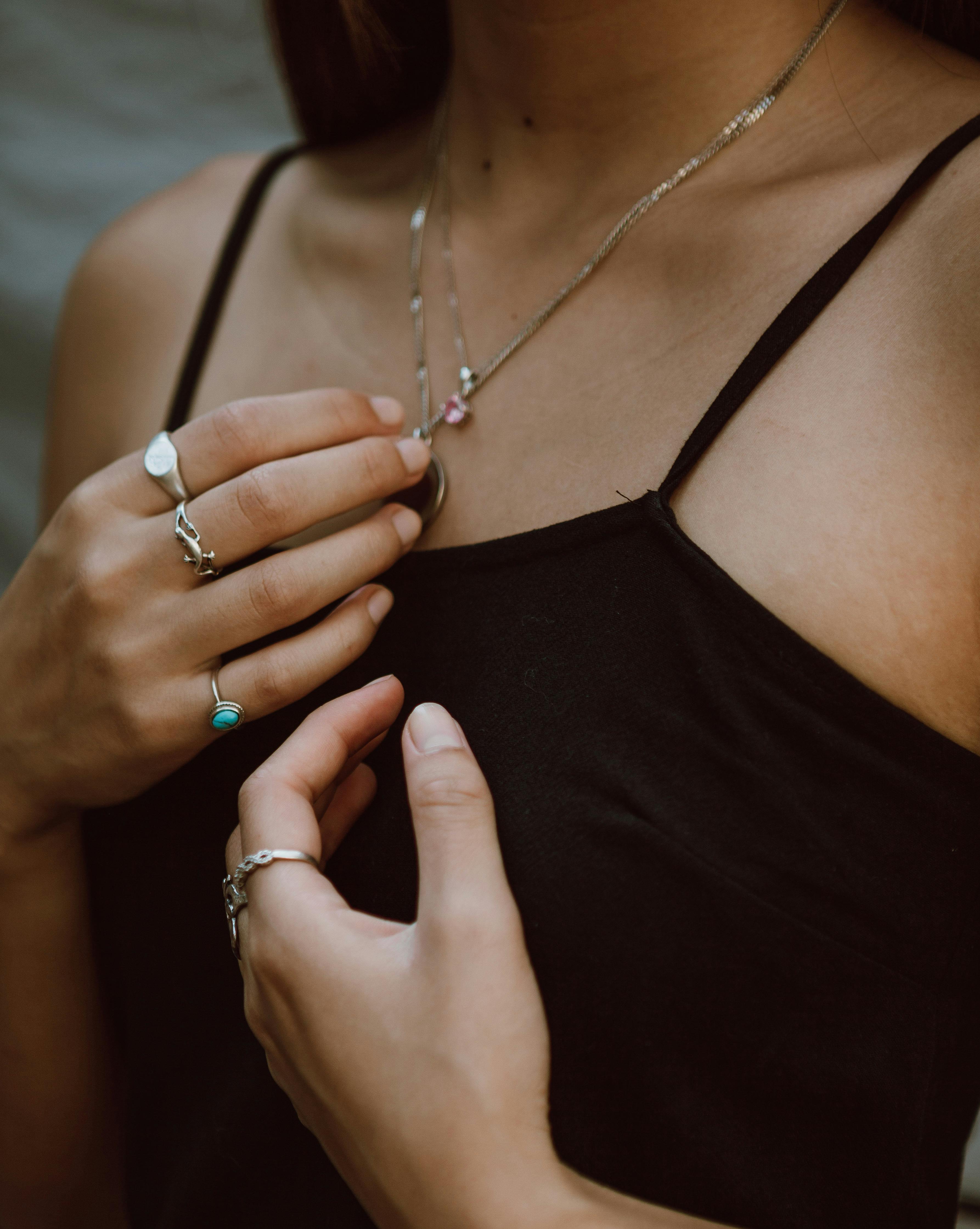 8-luxurious-looking-jewellery-trends-on-a-budget