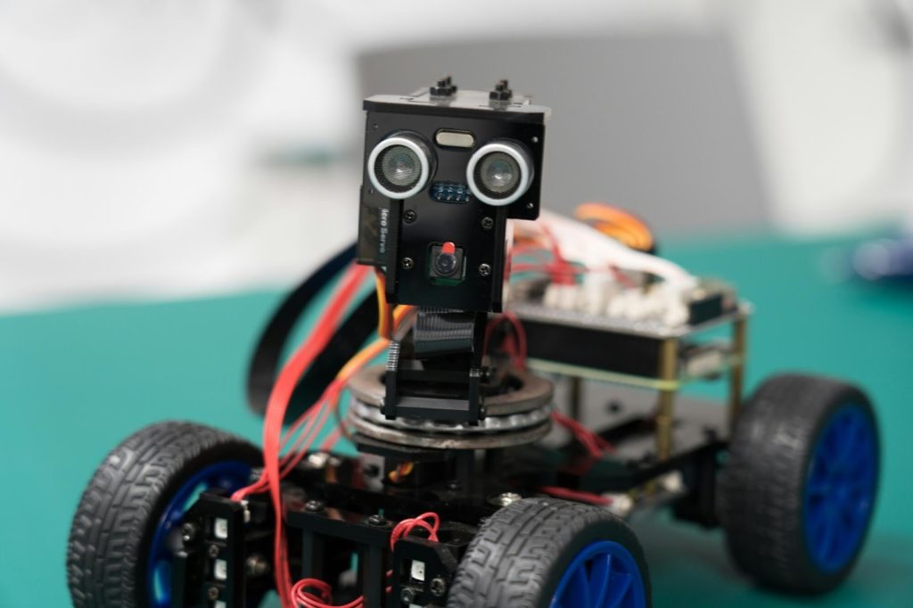 A Complete Guide to Robotics Kits for Young Innovators and Teams