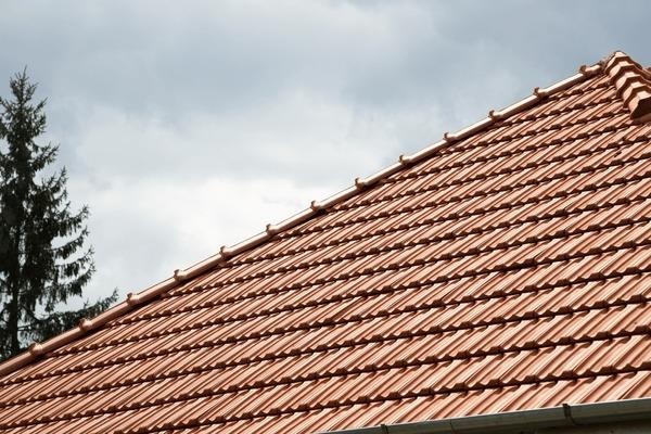 A Seasonal Roofing Checklist Every Homeowner Should Follow