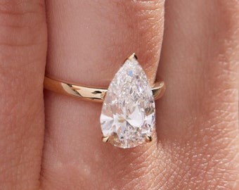 Are Pear-Shaped Pave Lab Diamond Rings the New Symbol of Grace?