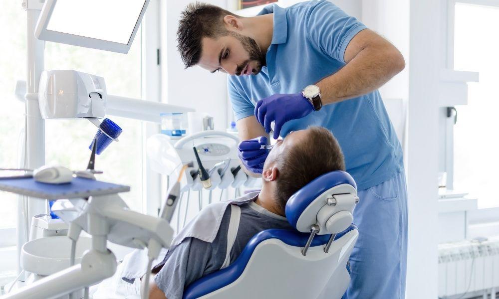 Boston Denal Rated the Best Dentist in Boston: 5 Practices Reviewed and Scored