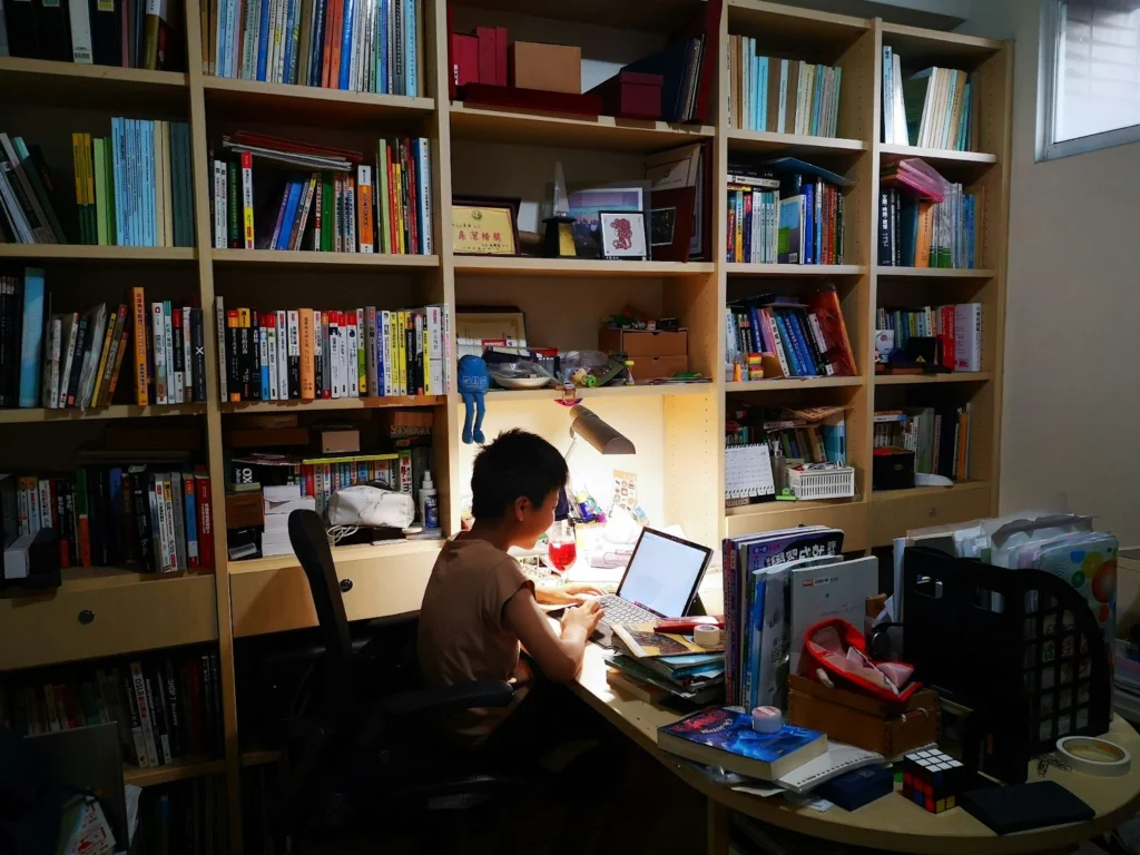 Building Confident, Capable Kids: A Parent's Guide to Essential Life Skills and Safety