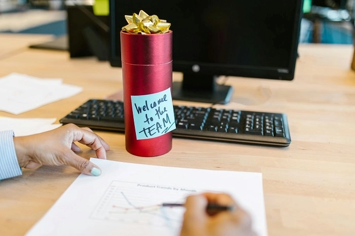 Explore 60+ Client Gift Ideas to Foster Loyal Partnerships