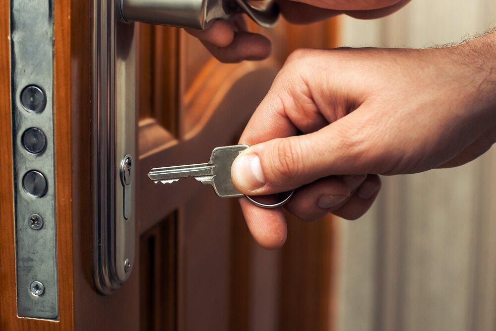 Complete 2026 Career Guide to Starting as a Professional Locksmith