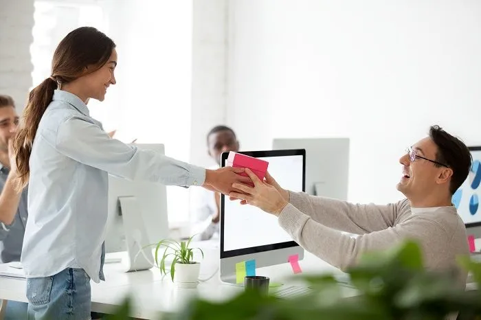 90+ Corporate Gift Ideas that Every Worker Remember