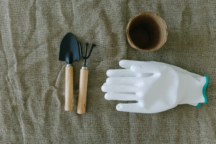 Eight Gifts for Gardeners to Add Leisure to Gardening