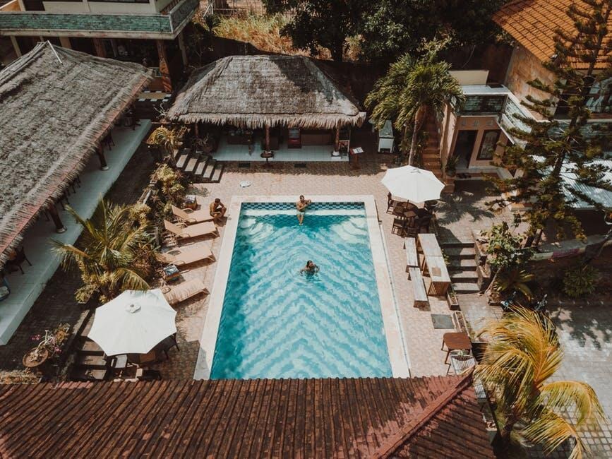 How a Custom Pool Builder Brings Your Vision to Life