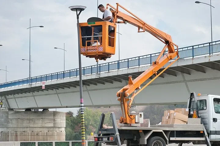 How a Professional Electrical Contractor Can Save You Money on Your Energy Bill