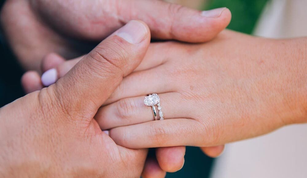 How Do Engagement Rings Reflect Modern Relationships?