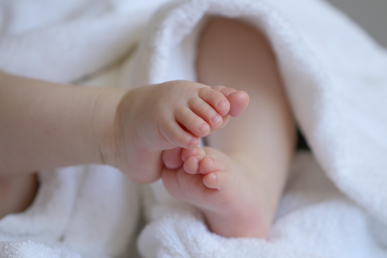 How to Design Personalized Baby Shower Invitations