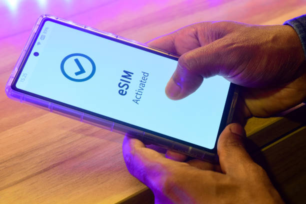 How to Set Up an International eSIM for Instant Data When You Land