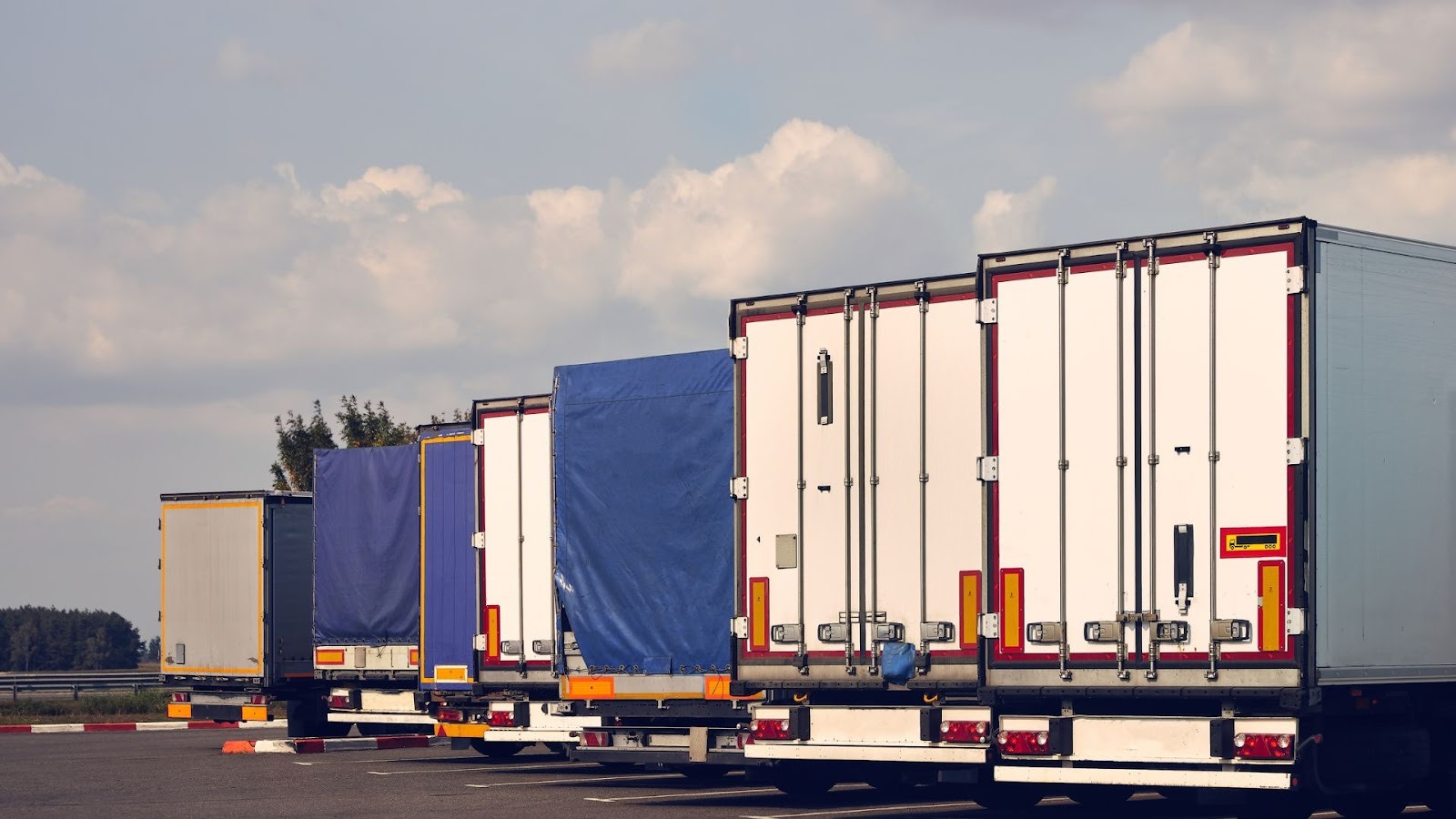 Pre-Owned Travel Trailers: Buying Guide and Tips