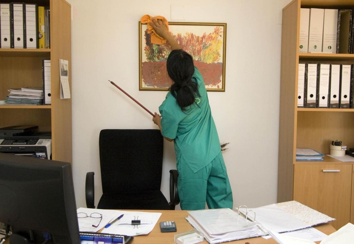 Professional Commercial Cleaning Services by Industry Experts