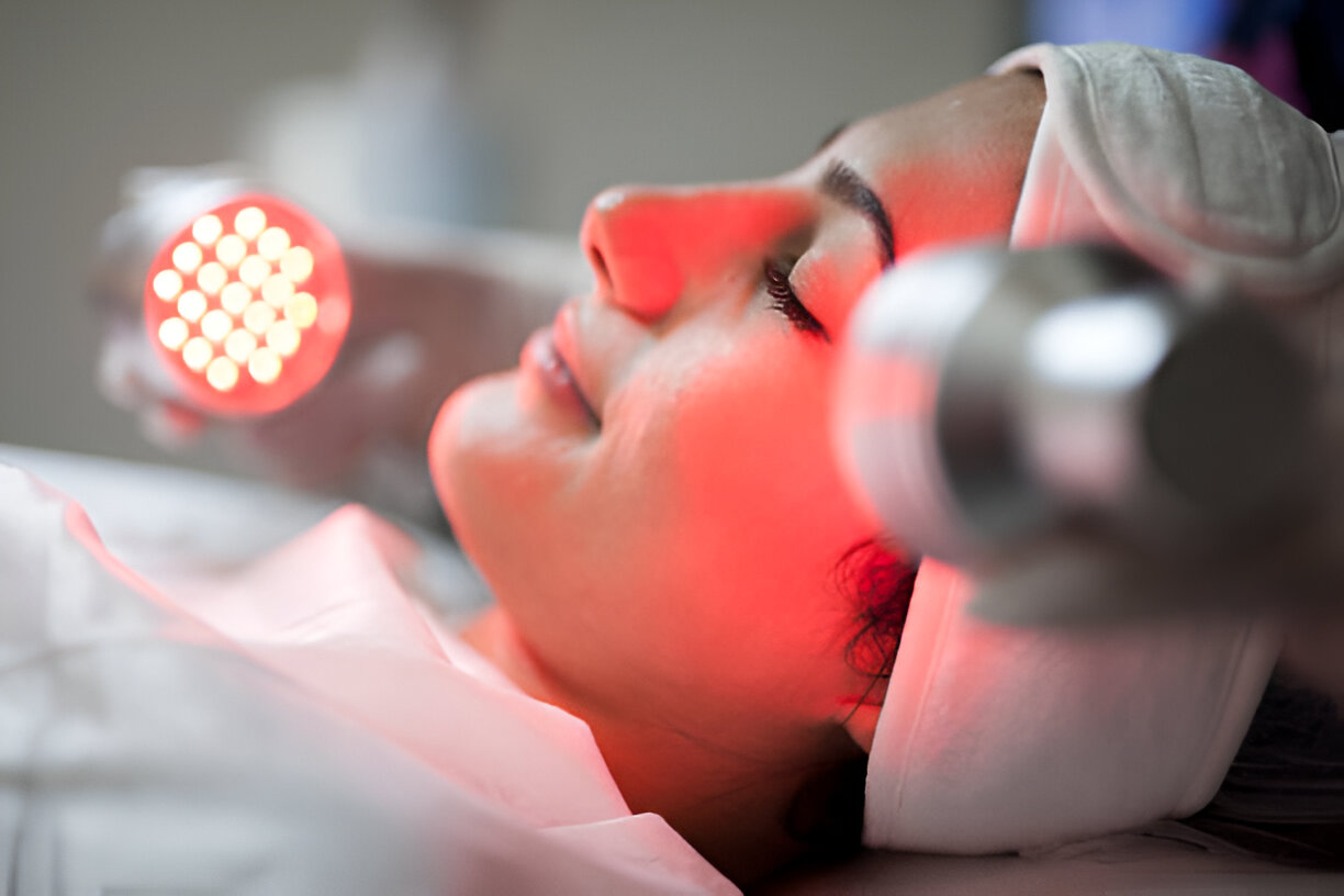 Red Light Therapy vs. Other Hype Trends—Why Dermatologists Recommend It