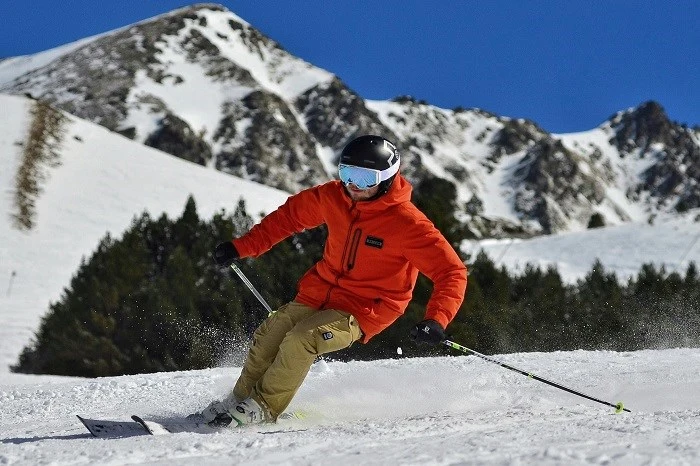 Six Practical Ski Gifts to Impress Pickiest Skiers
