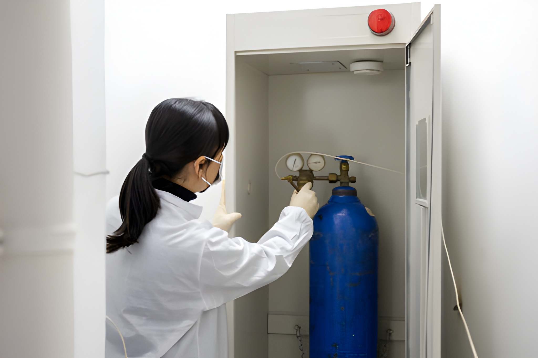 The Place of Acetylene Gas in Medical and Laboratory Settings