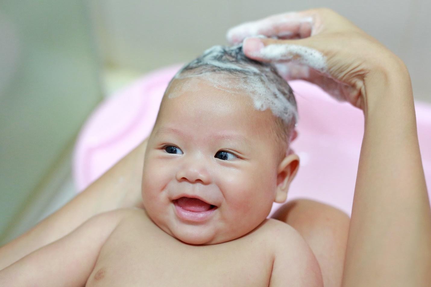 Top 3 Effective Mild Shampoos for Cradle Cap That Soothe Itchy Scalps