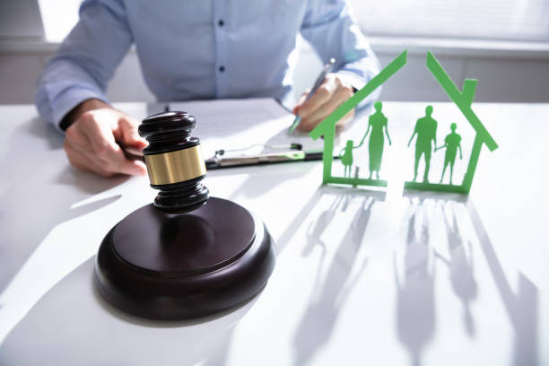 Top Signs You Need a Family Lawyer During Property Division