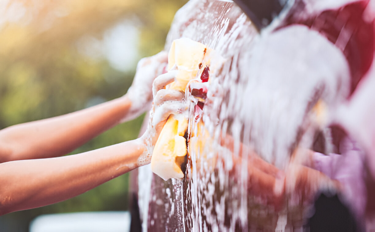 Touchless vs. Hand Car Wash: Which One Is Better?