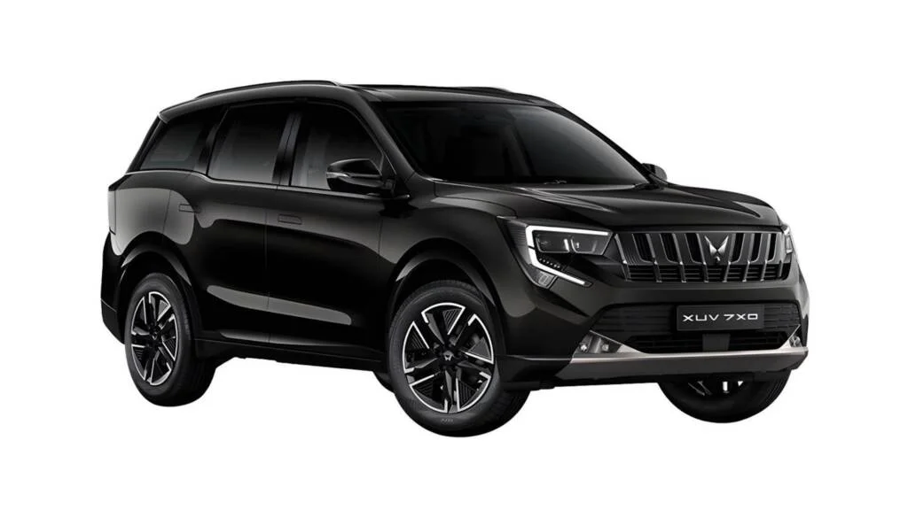 Urban Driving Review of XUV 7XO: Comfort & Manoeuvrability
