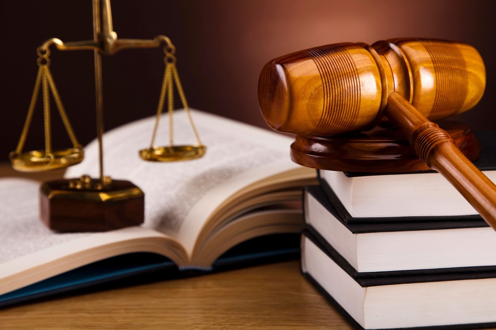 What Does a Criminal Lawyer Do? A Guide to Choosing the Right One