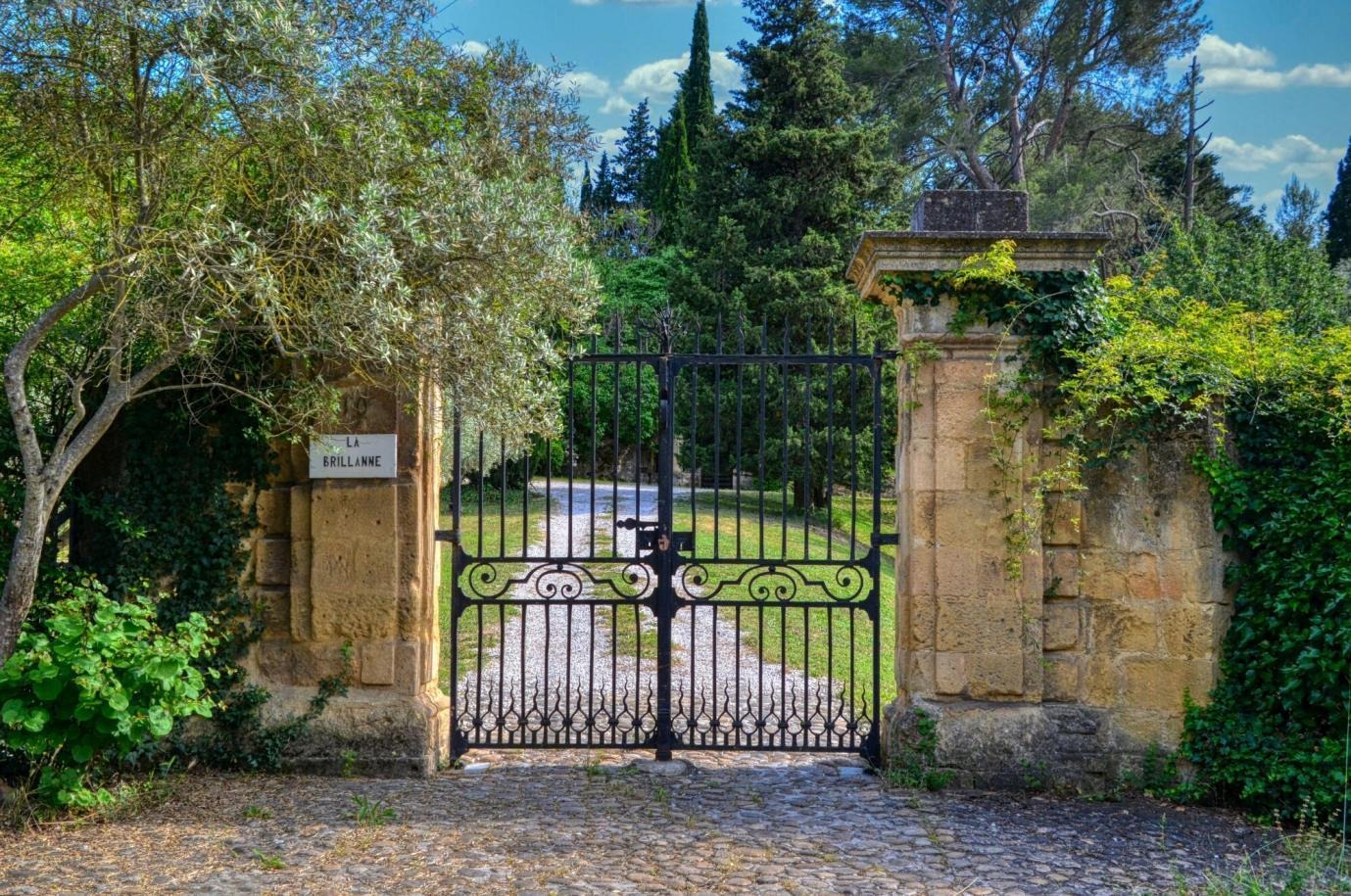 What Makes a Great Gate Entry for Residential Properties